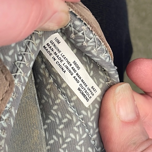 Women’s size 10 Timberland Walking Shoes - Picture 8 of 8